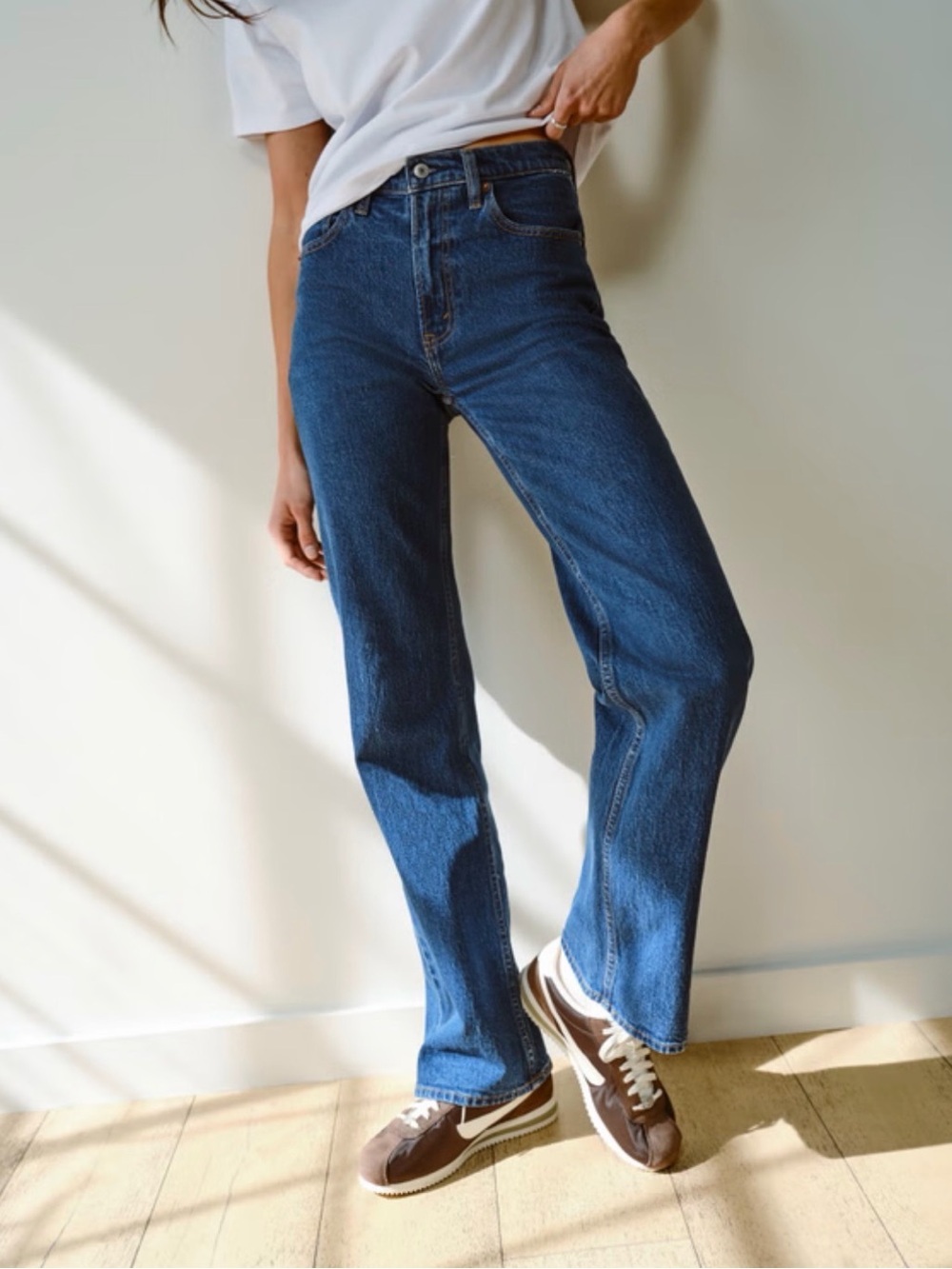 Abercrombie Curve Love High Rise 90s Relaxed Jeans Size 33 Medium Dark Wash